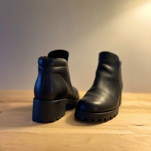 Santana Canada Zipper Ankle Boot